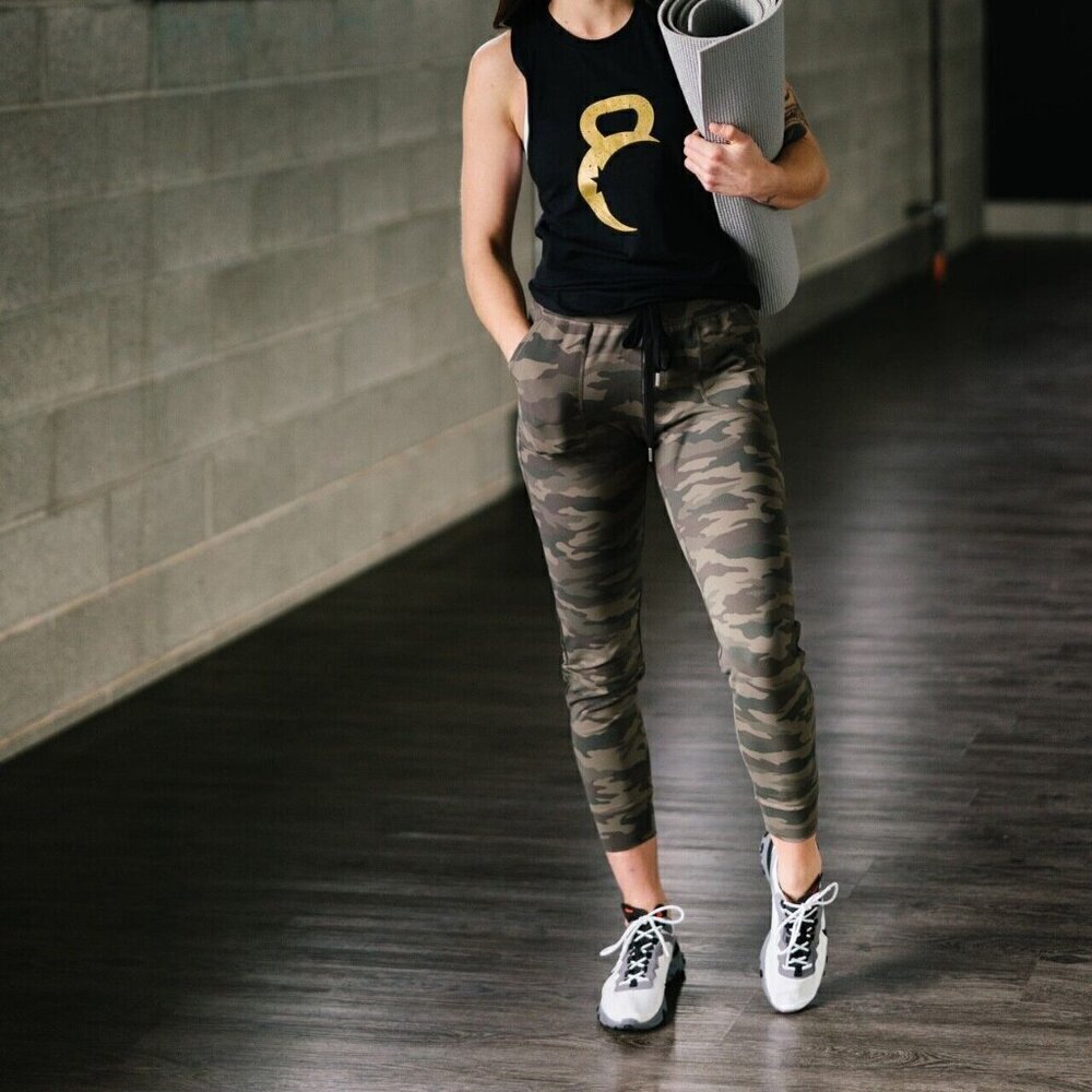 Zyia Womens Size Medium Active Green Camo Unwind Joggers